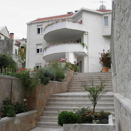 Tom Apartament *